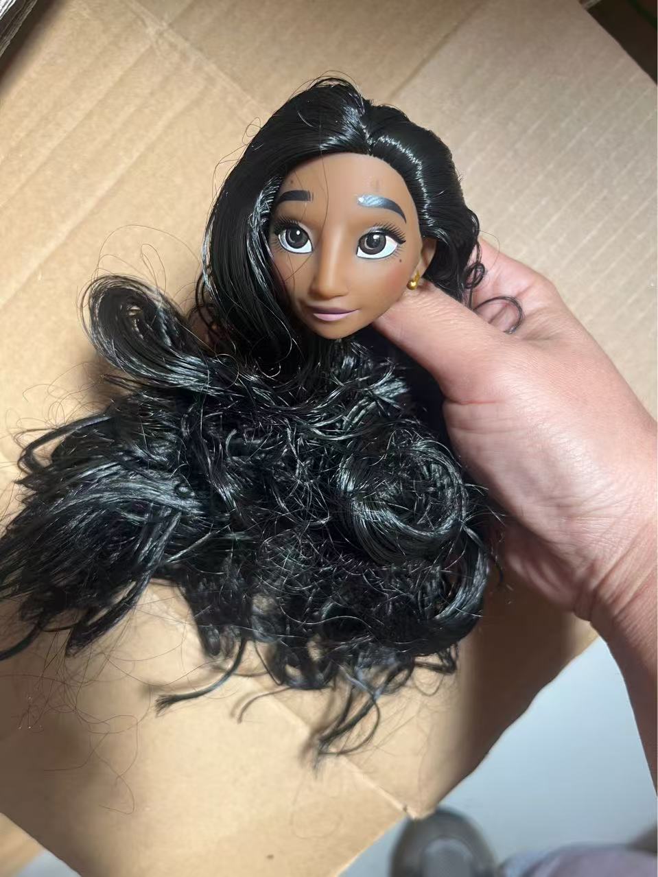 Ethnic Fashion Model - Princess 1/6 plastic Doll head Bratzdoll